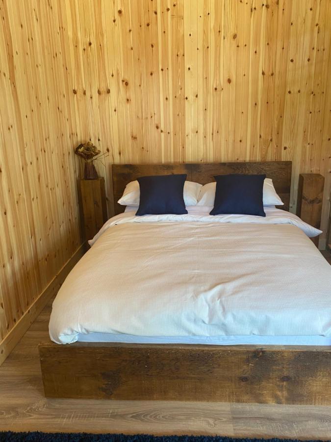 Kingfisher Cabin - Wild Escapes Wrenbury Off Grid Glamping - Ages 12 And Over Baddiley Экстерьер фото