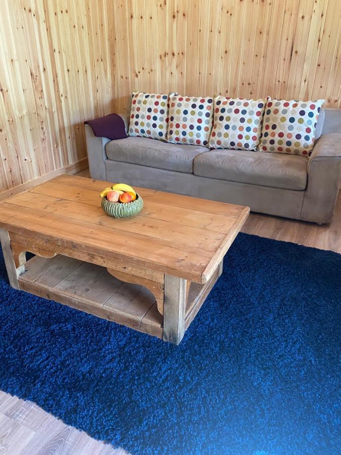 Kingfisher Cabin - Wild Escapes Wrenbury Off Grid Glamping - Ages 12 And Over Baddiley Экстерьер фото