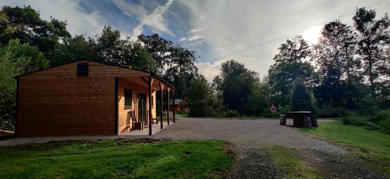 Kingfisher Cabin - Wild Escapes Wrenbury Off Grid Glamping - Ages 12 And Over Baddiley Экстерьер фото